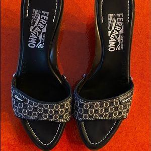 Salvatore Ferragamo open toe wedges shoes excellent condition Made in Italy